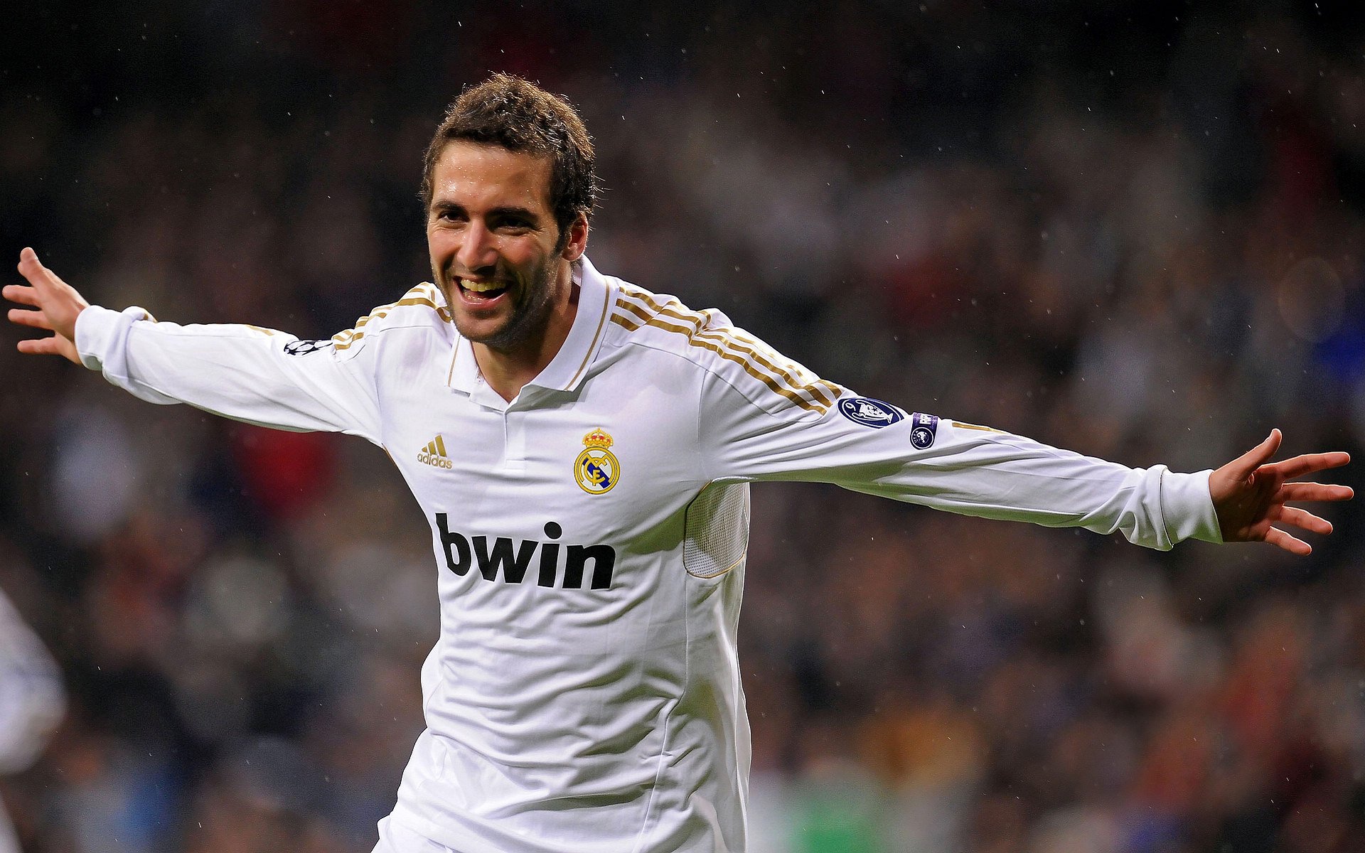 “战术深度：不同球队的核心战术揭秘”，球队战术怎么设置