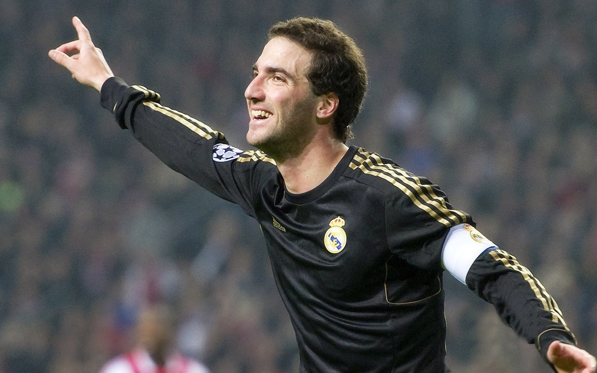 开云体育娱乐-西甲：巴塞罗那4-1战胜奥萨苏纳，莱万再次打入关键球，西甲 巴塞罗那